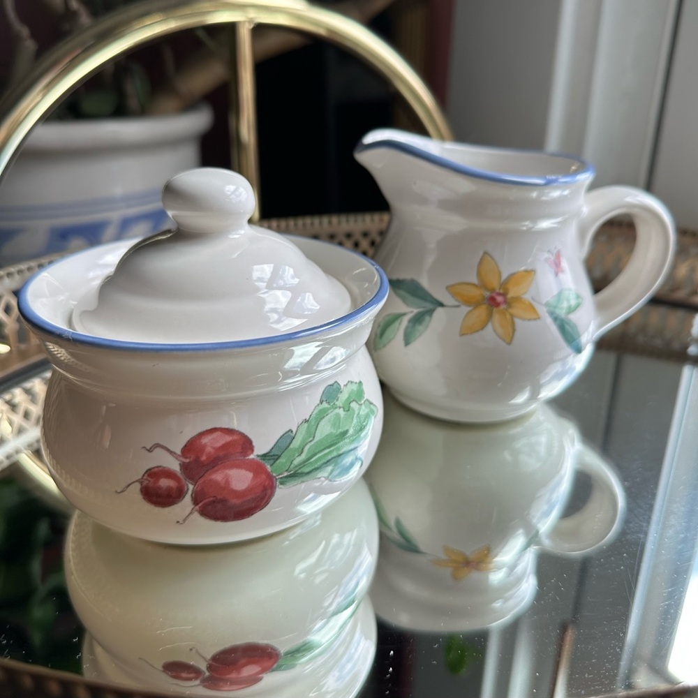 1990s Pfaltzgraff Summer Garden Vegetable Print Stoneware Sugar Bowl Creamer Set